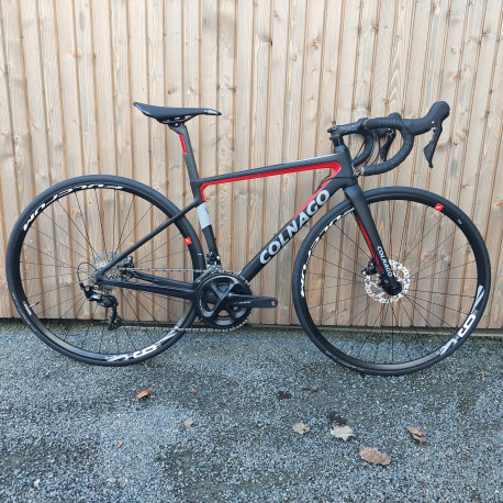 Vélo de route Colnago V3 disc Shimano 105 ROUES FULCRUM R900